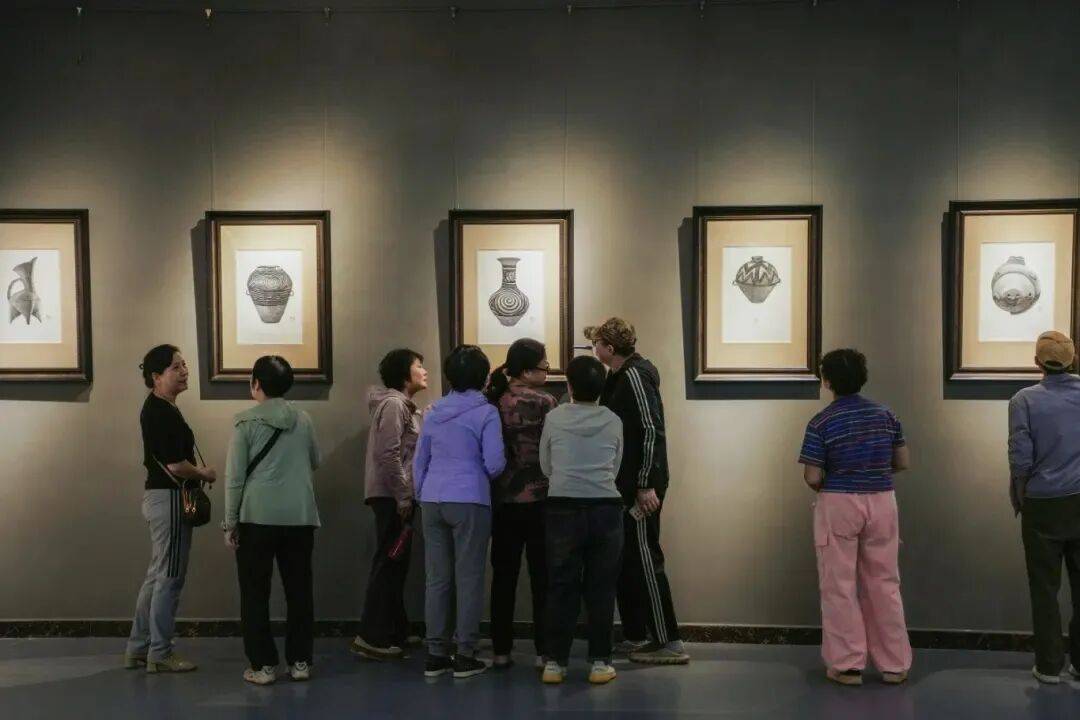 5年繪制240余件文物<strong></p>
<p>打印機(jī)</strong>，他被稱為“國(guó)寶打印機(jī)”:打印機(jī)